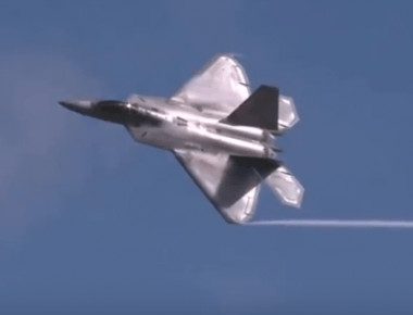 Εντυπωσιακός ελιγμός «Cobra» από F-22 Raptor! (βίντεο)